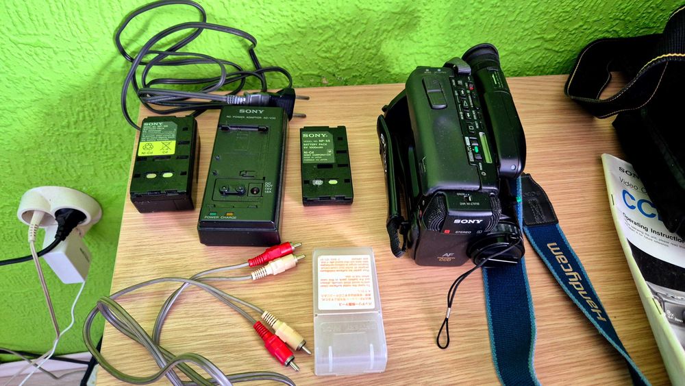 Видеокамера Сони с касета Sony