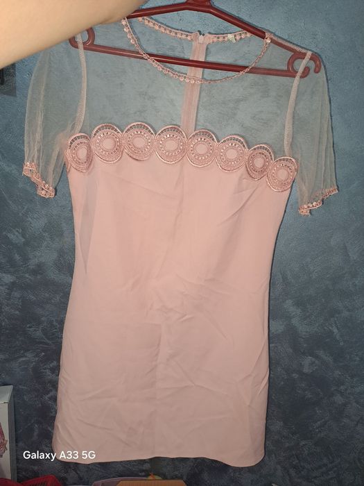 Haine de damă ,rochite ,fuste  M