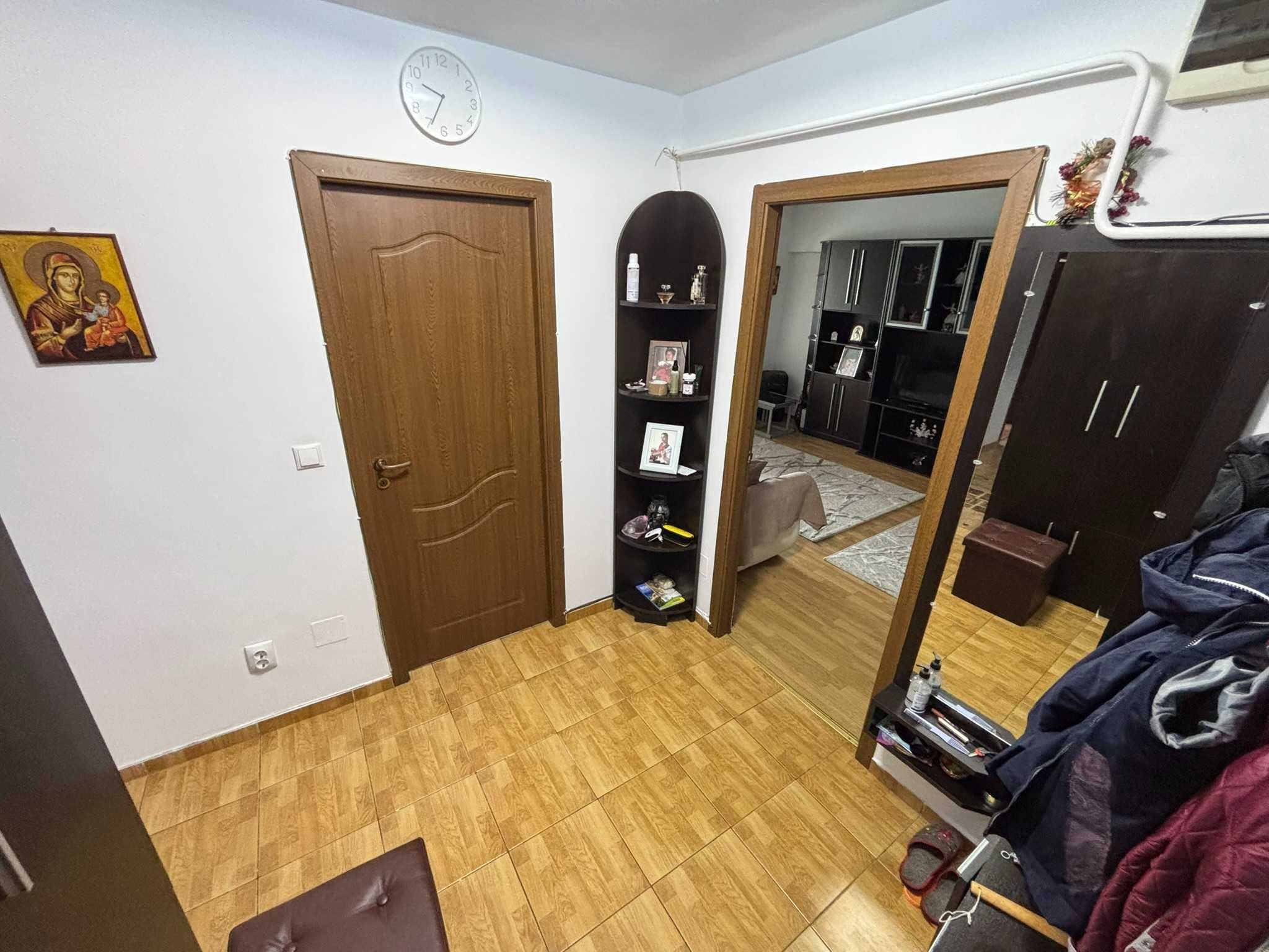 Apartament cu 3 camere