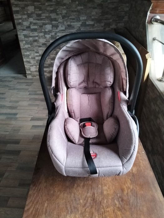 Vând cărucior 3 în 1