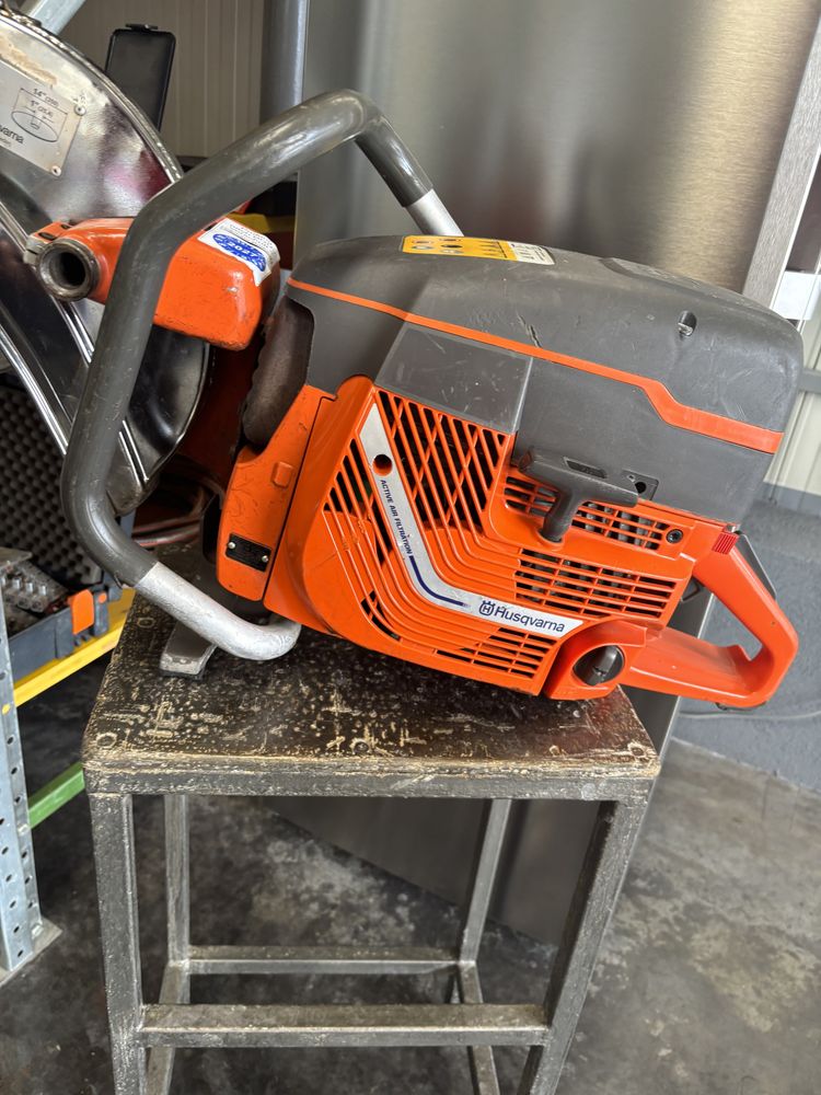 Husqvarna k 1260 taiat sina cale ferata