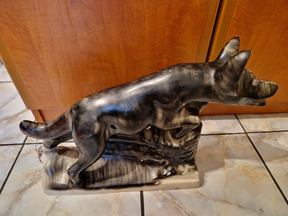 Antic caine lup ipsos