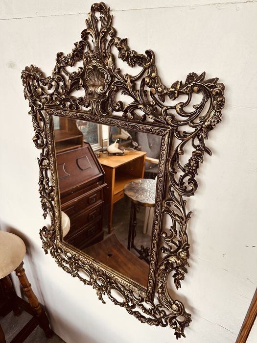 Ретро огледало в бароков стил