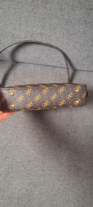 Guess чанта кафява