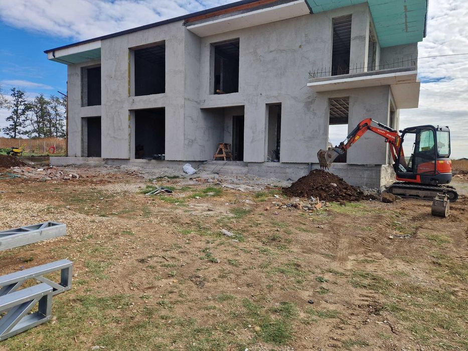 excavator cu deservent