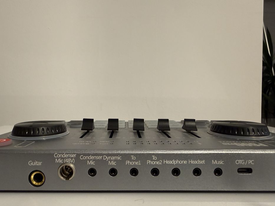 Consola mini DJ.