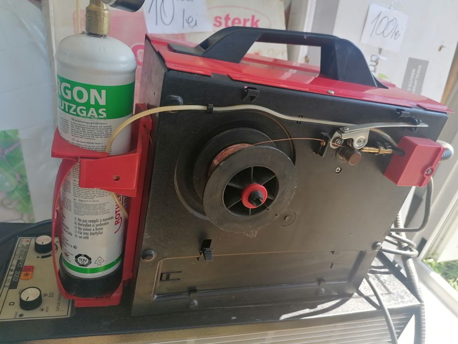 Ap sudura cu sarma simpla si Flux si GAZ model oxymig101 650ron