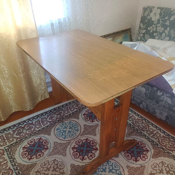 Продам стол недорого