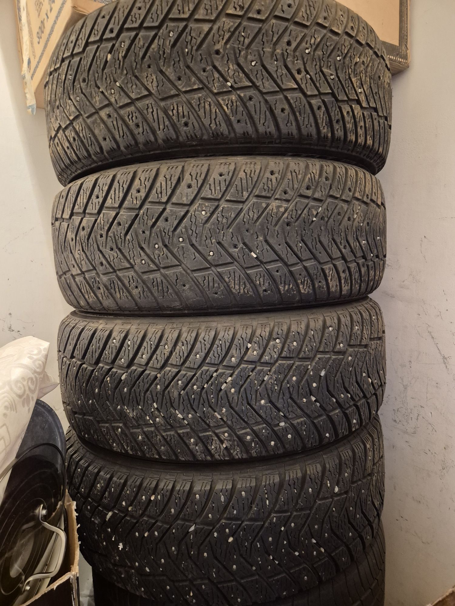 Продам шины R17 зимний