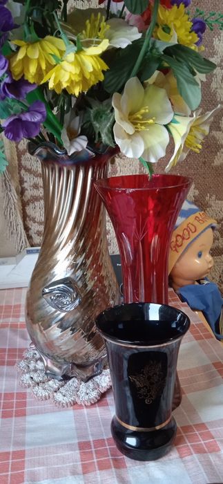 Вазы стеклянные ,керамические