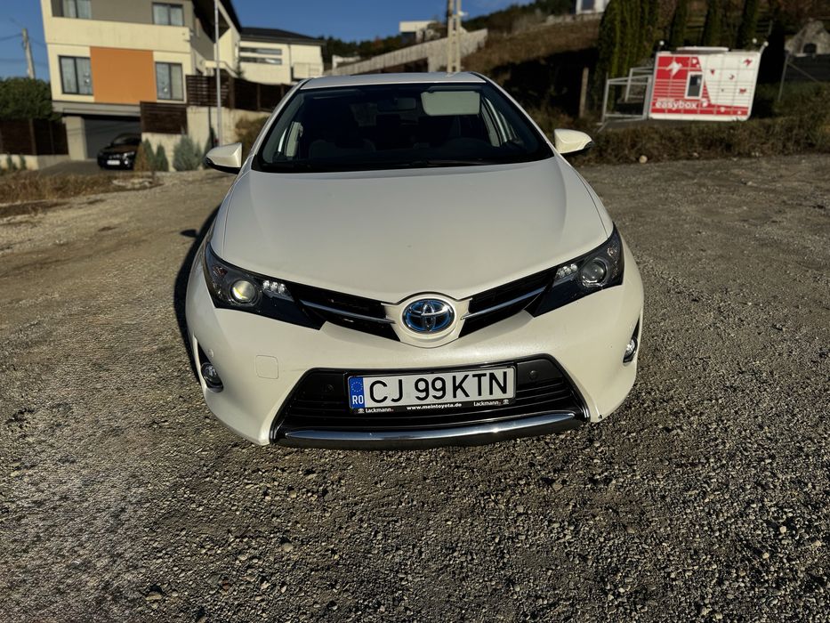 Totota Auris | Hybrid | 127.000km |