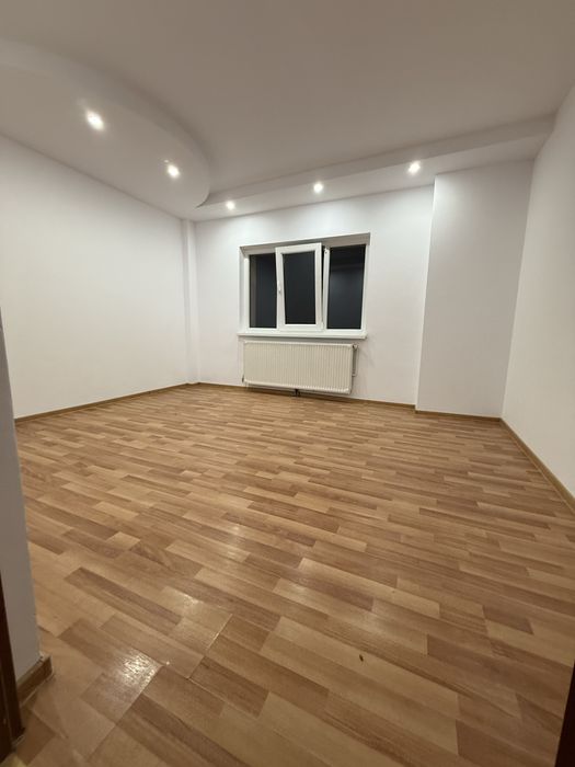 Apartament 3 camere, etaj 1, renovat, cartier 1 Mai