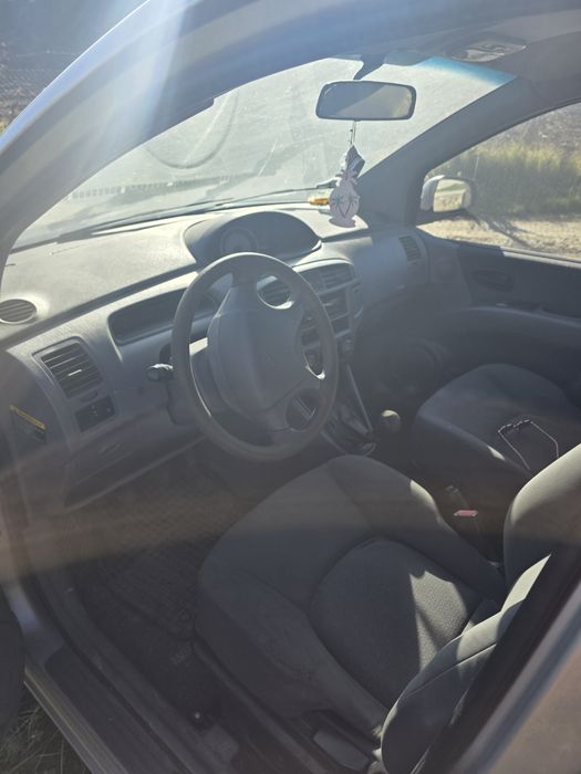 Vând Hyundai Matrix