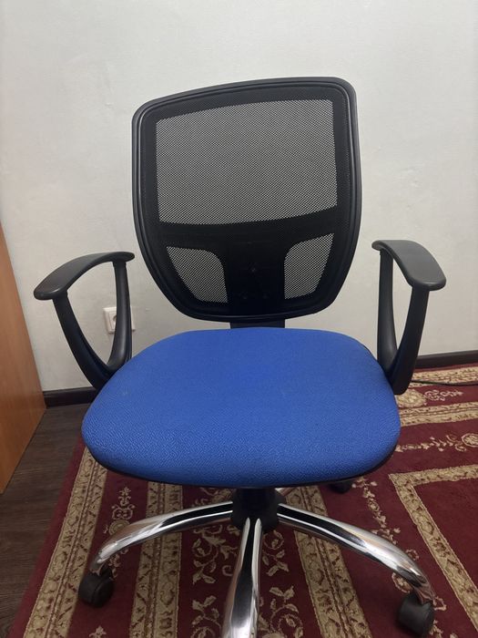 Продам офисное кресло