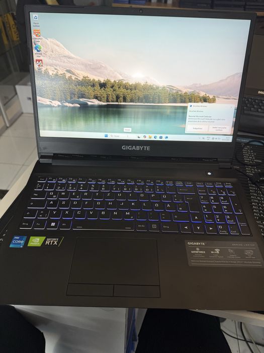 Laptop Gigabyte gaming G5 GD i5-11400H RTX 3050 16GB RAM SSD 512GB