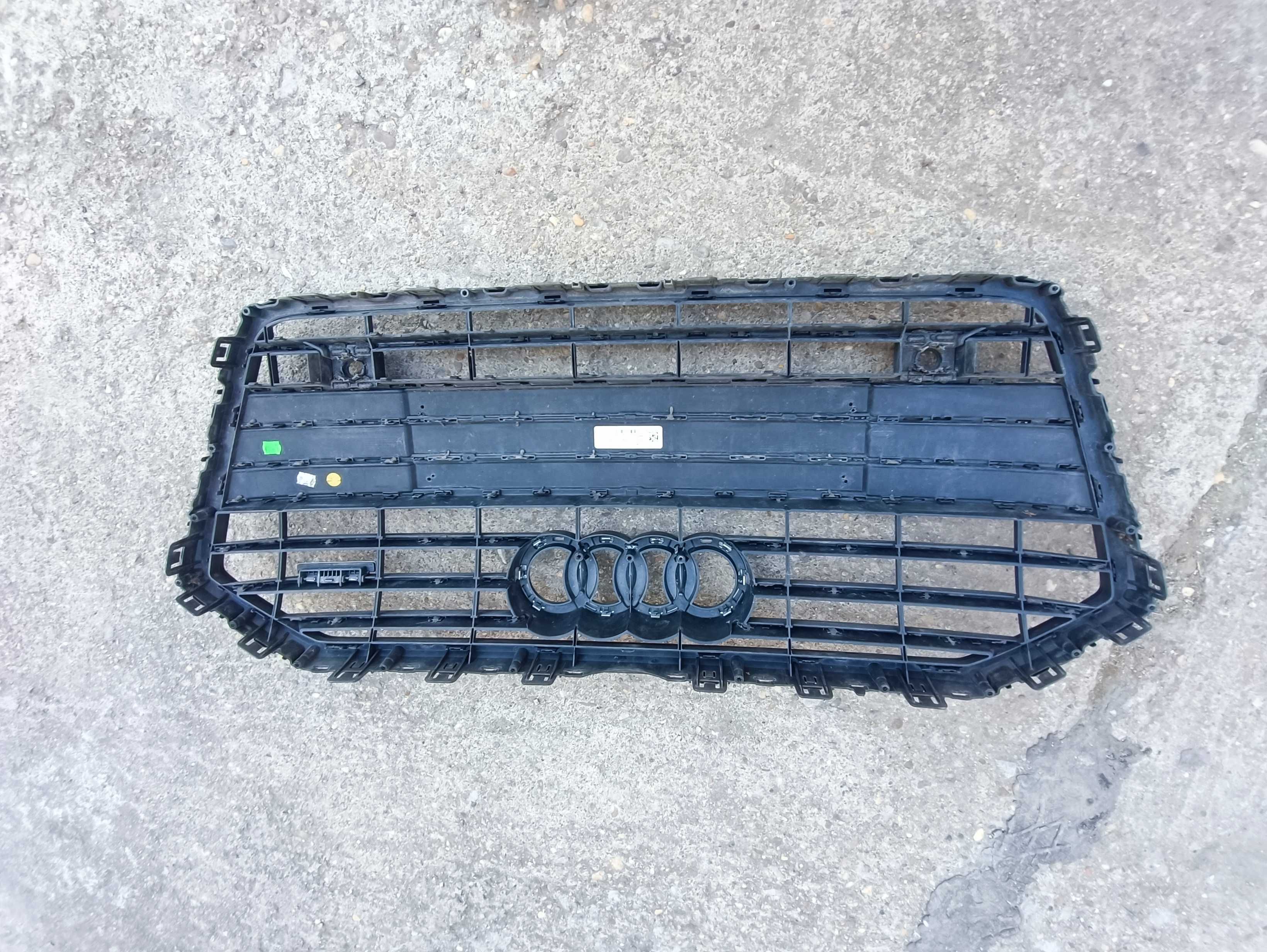 решетка (маска) предна броня Ауди Audi A6 C8 2019-23