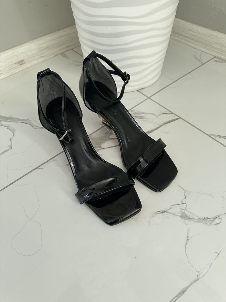 Обувки на Ток YSL