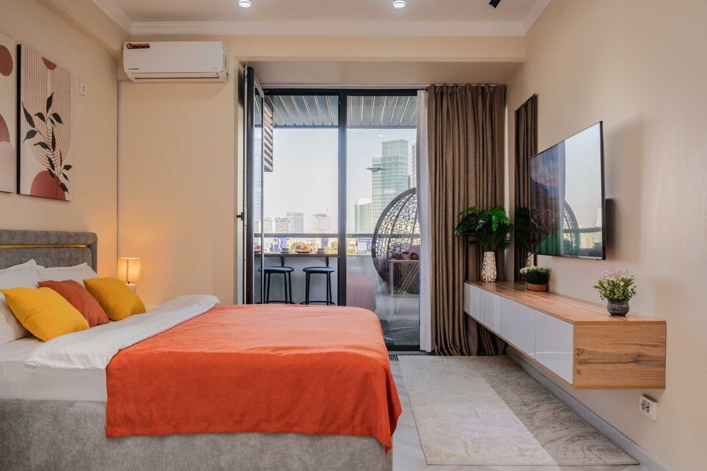 Современная студия с панорамой на Tashkent City