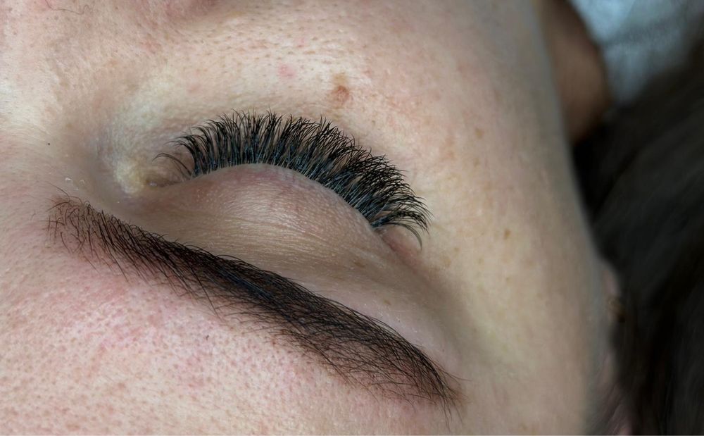 Extensii de gene și laminare sprâncene