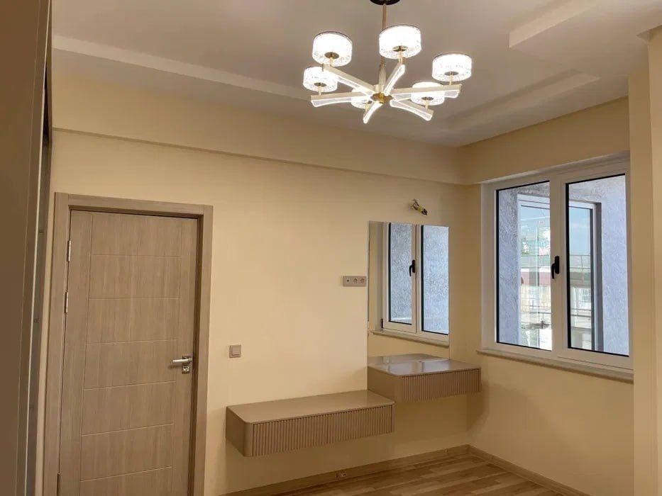 ЖК: “Zarafshan City” ул.Бобура
2-х комнатная 
Этаж: 2 из 12