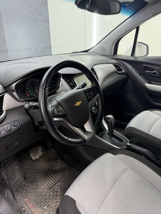 Tracker 1  2019 Premier