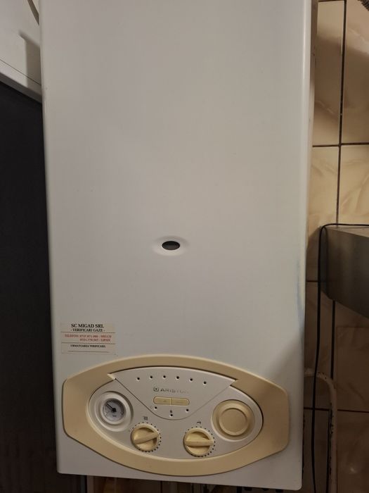 Vând centrala pentru piese Ariston Bis