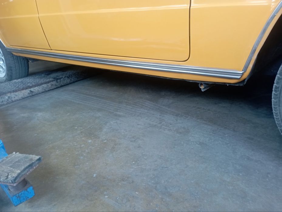 Продавам Лада 21061