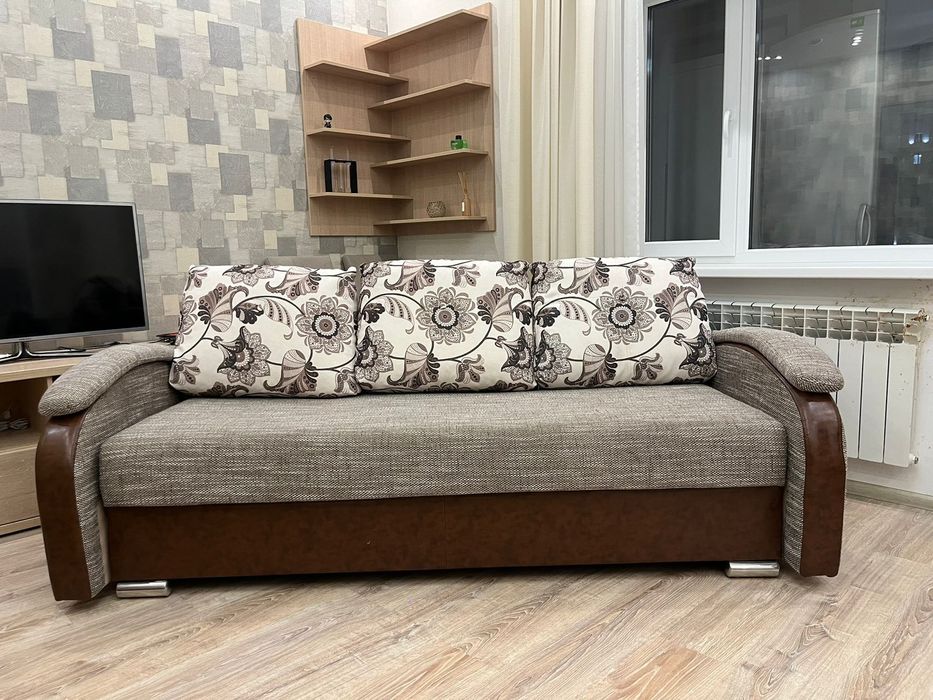 Срочно продам диван!