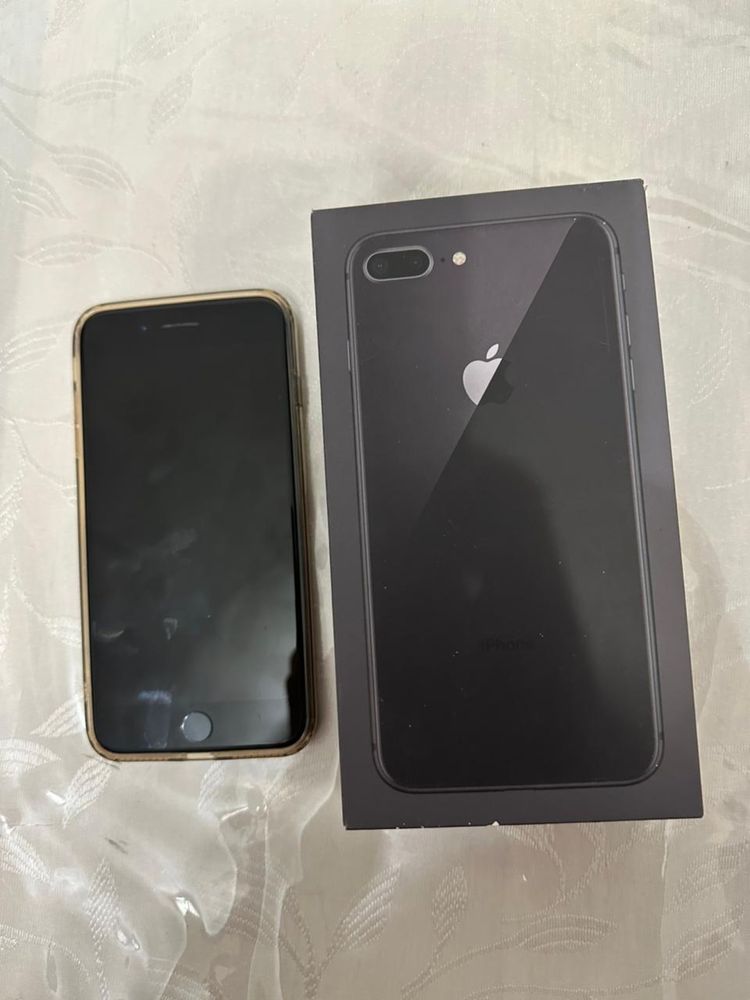 Продам Айфон 8 plus