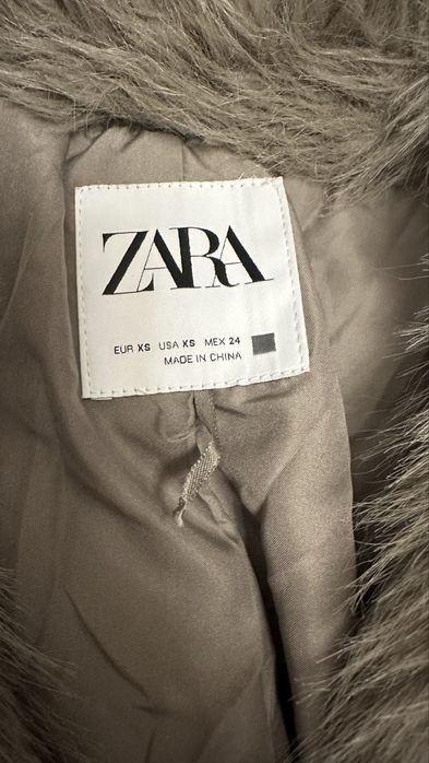 Palton scurt tip blana