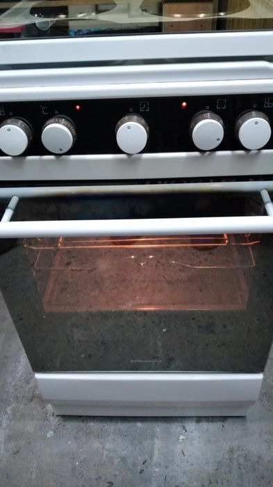 Продам отличную эл.плиту фирмы Kaiser