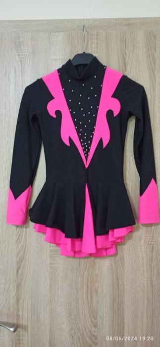 Рокля за фигурно пързаляне