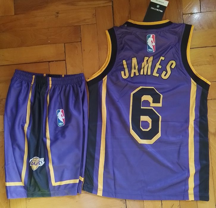 ЛЕЙКЪРС детско юношески баскетболни екипи