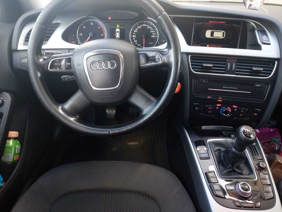 Audi A4 B8 an 2011, motor 2.0 diesel 143 cp înmatriculată în RO