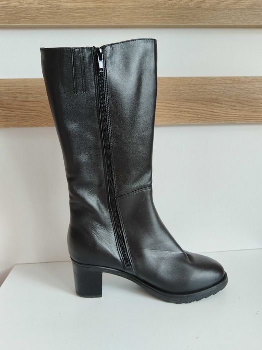 Продаются сапоги