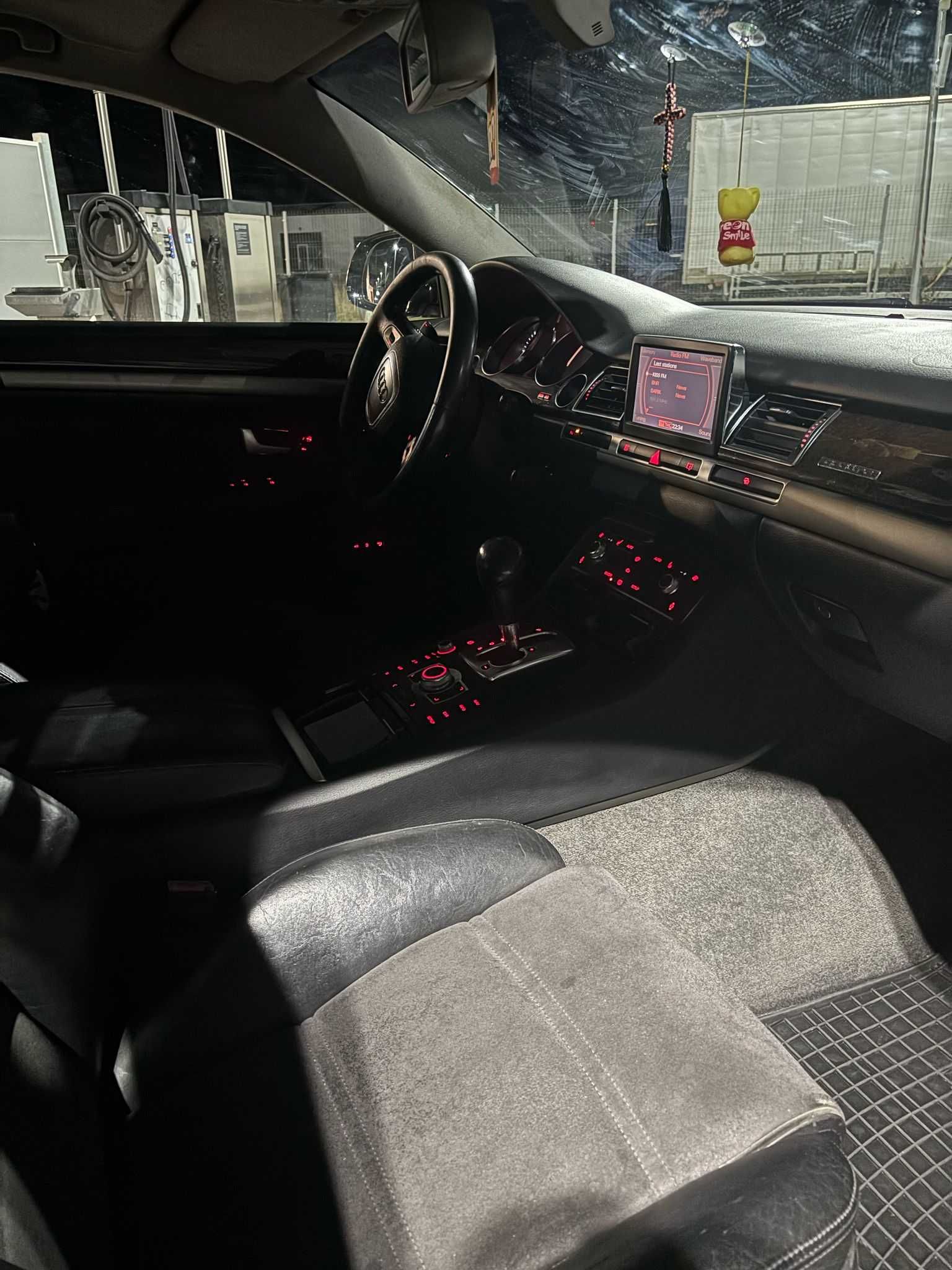 Vând   // Schimb Audi a8 facelift 4.2 diesel
