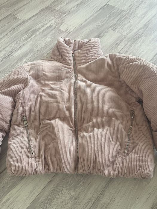 продаю куртки в отличном состоянии