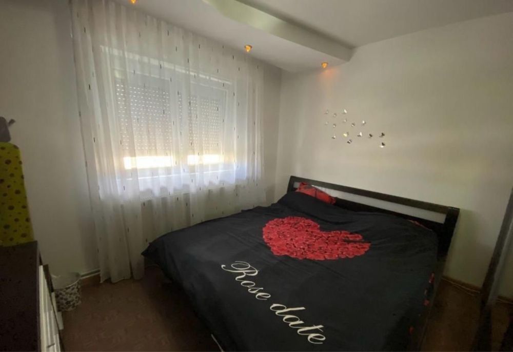 Închiriez apartament 3 camere Mioveni zona Robea !