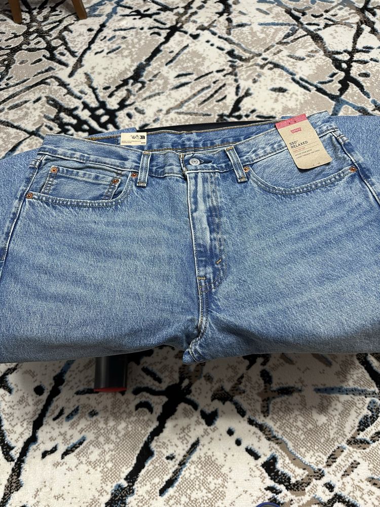 Джинсы Levi's men's 550 relaxed fit.