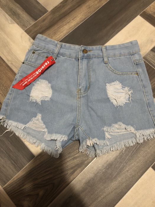 Нови къси панталонки …!