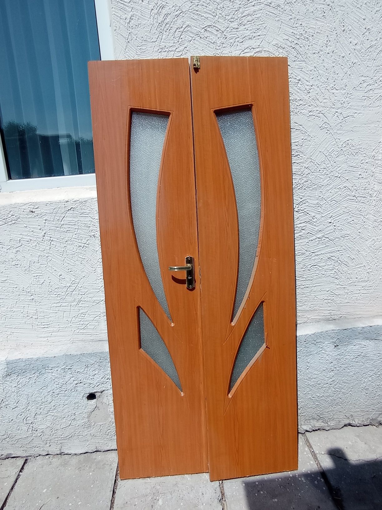 Продается двери.