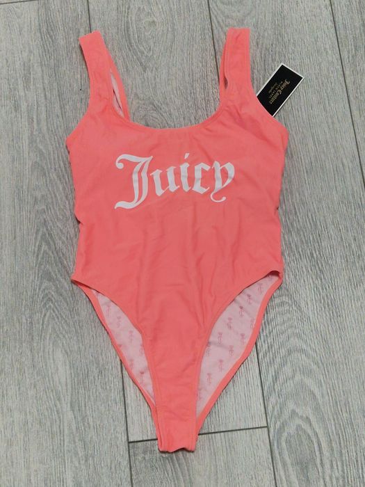 Costume de baie Întregi!