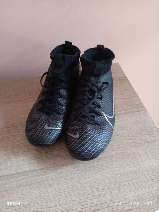 Детски футболни обувки Nike