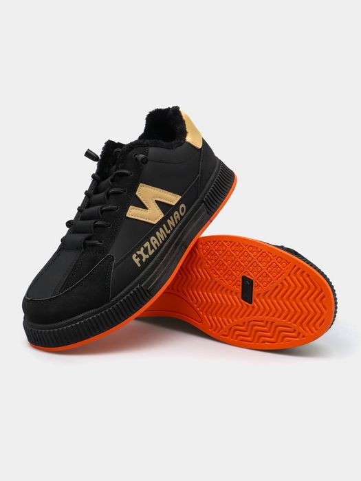 Erkaklar uchun qishki krossovkalar