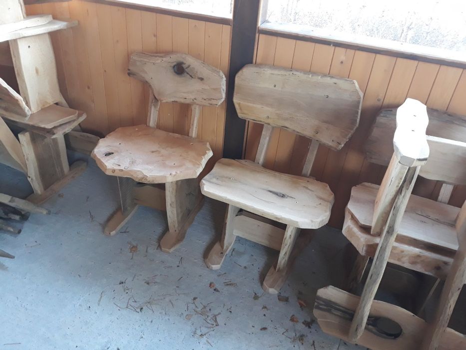 Продавам маси, пейки за заведения и дома от масив