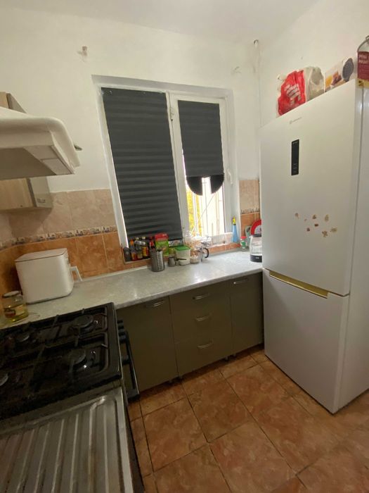 Срочно!!! Продается 3-х комн 2 этаж м-в Феруза