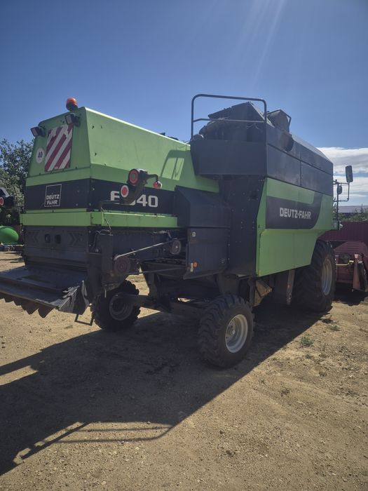 Vând combina deutz fahr 6040