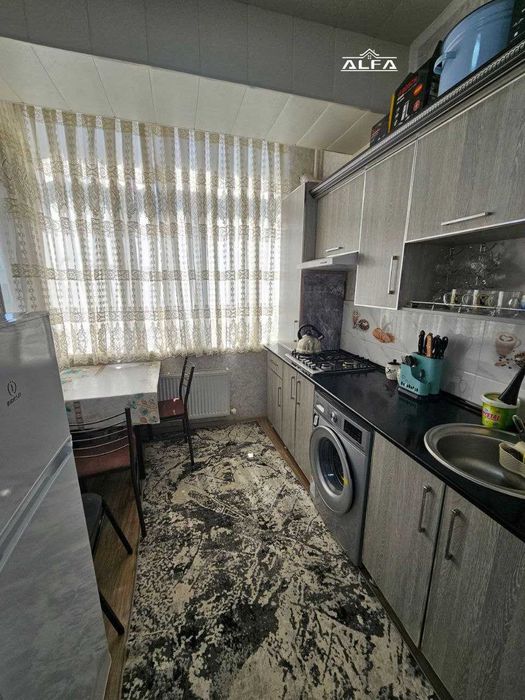 Buxoroda kvartira sotiladi 2 xonali 60m² 3-qavat.