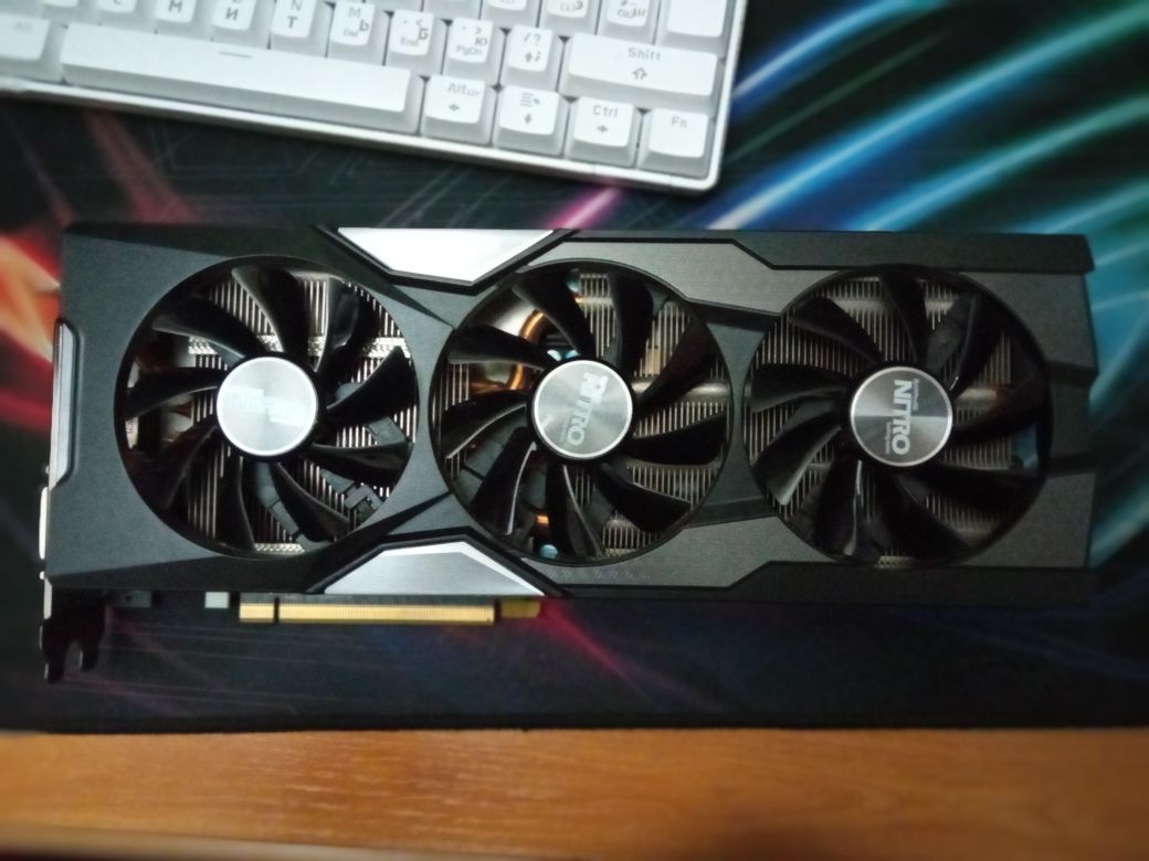 Srochno AMD Radeon R9 fury 4gb