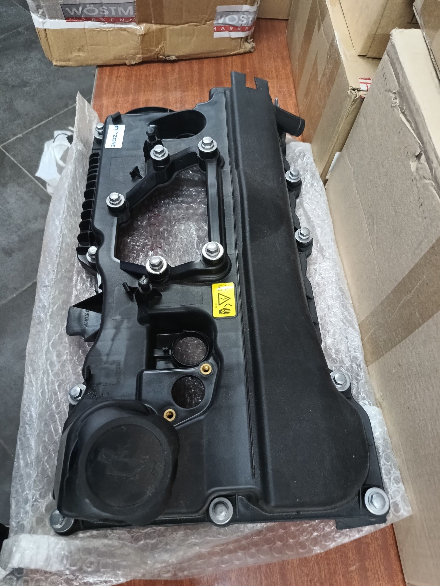 Капак глава за BMW 316i 318i X3 E83 2.0i